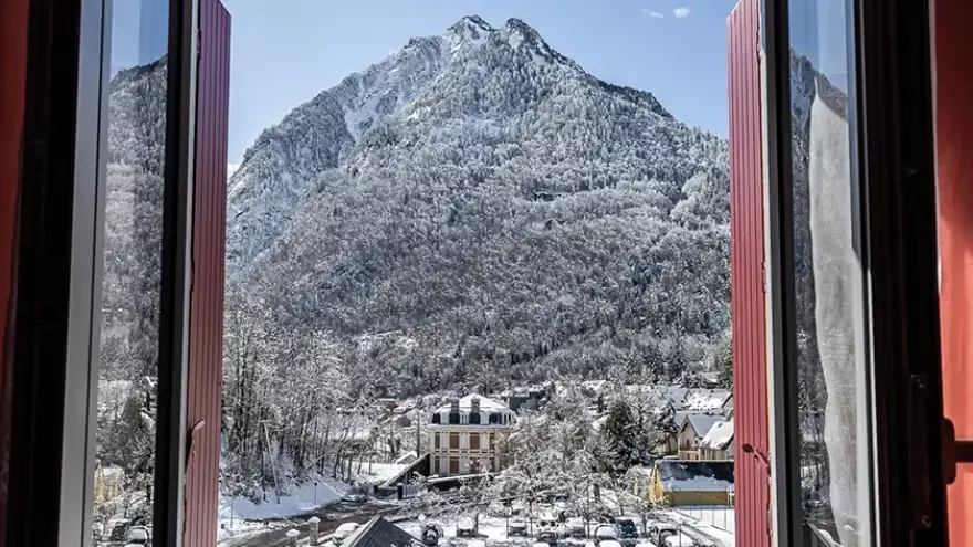 Vue sur la montagne depuis la chambre