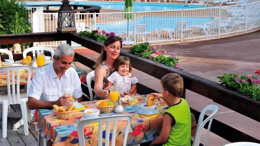 Vacances en famille en pension complète