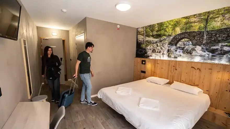 Chambre du Domaine de Pyrène