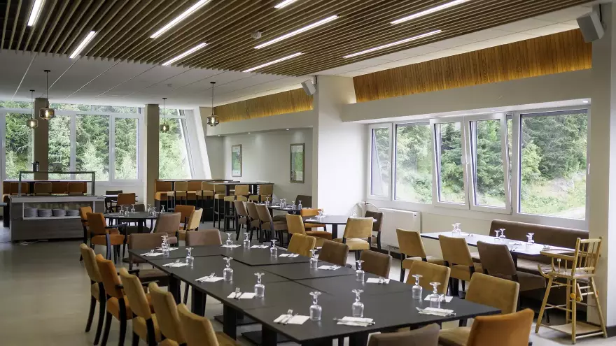 Grande table conviviale
